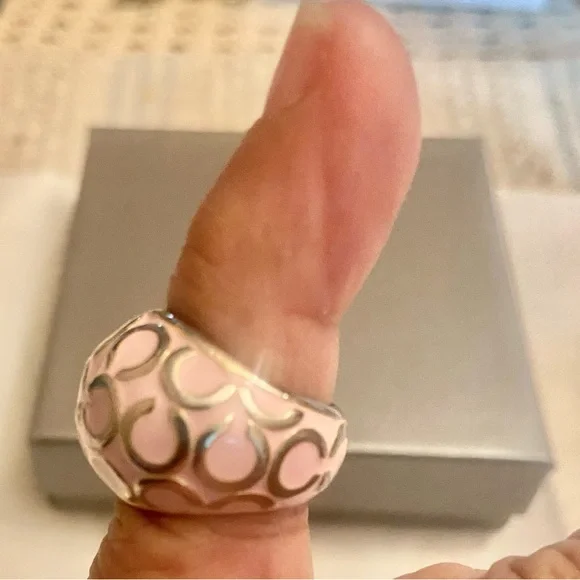 Vintage Pink/Silver Color Ring - Picture 7 of 7